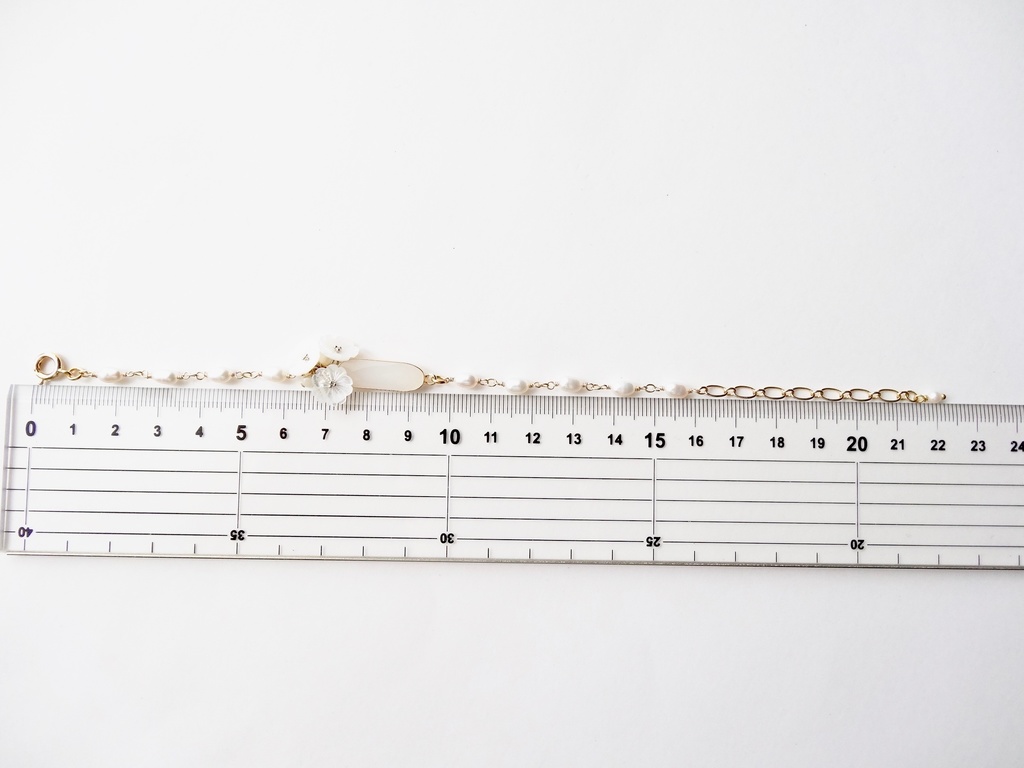 貝のお花とパールのブレスレット