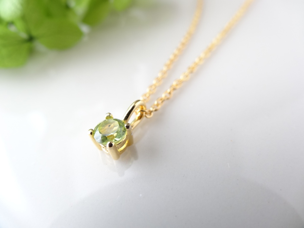 ペリドット&silver925/K18GP・リトルスター・ヴェルメイユ仕立て