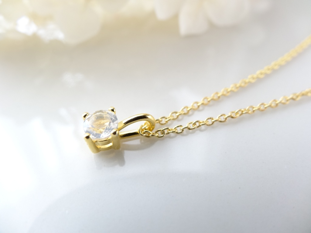 ミルキークォーツ&silver925/K18GP・リトルスター・ヴェルメイユ仕立て