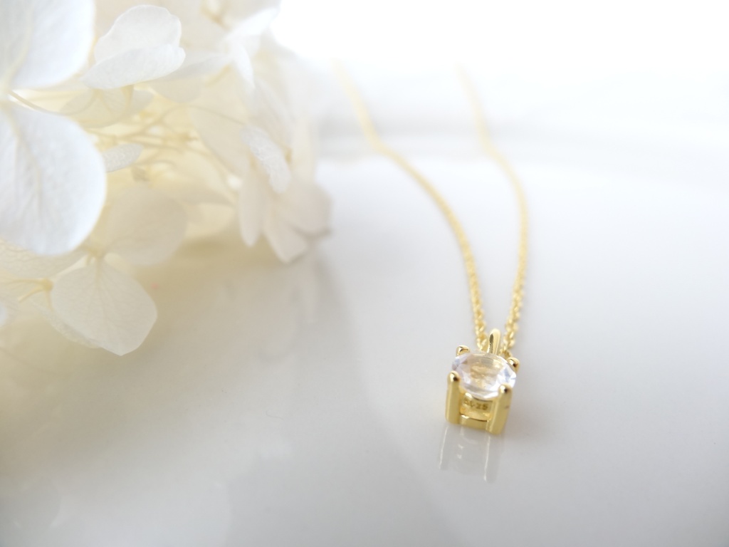 ミルキークォーツ&silver925/K18GP・リトルスター・ヴェルメイユ仕立て