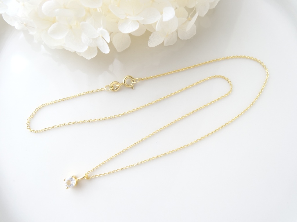 ミルキークォーツ&silver925/K18GP・リトルスター・ヴェルメイユ仕立て