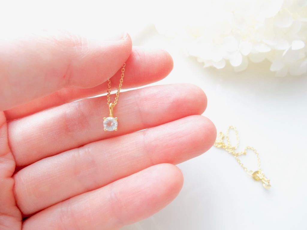 ミルキークォーツ&silver925/K18GP・リトルスター・ヴェルメイユ仕立て