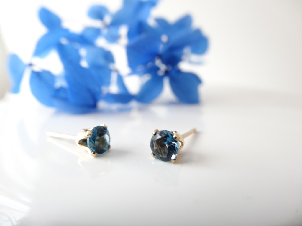 ロンドンブルートパーズ&K14gf 一粒ピアス