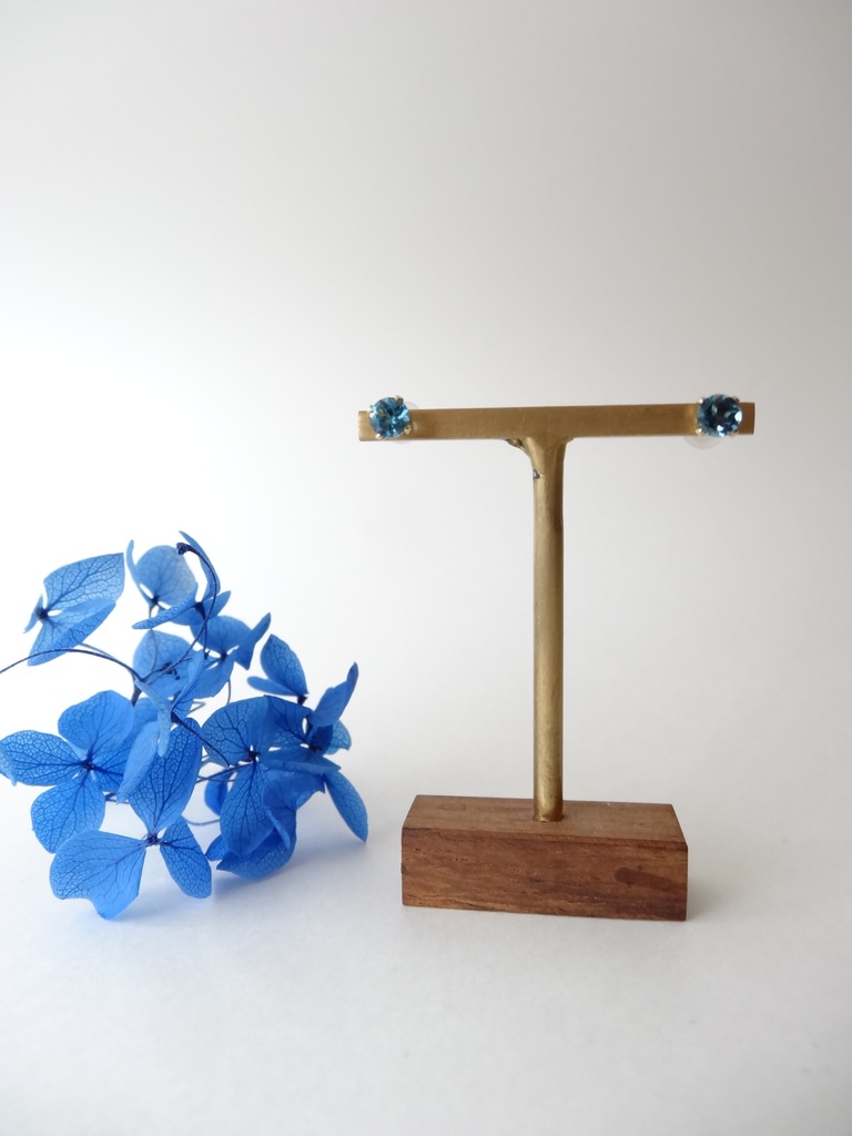 ロンドンブルートパーズ&K14gf 一粒ピアス