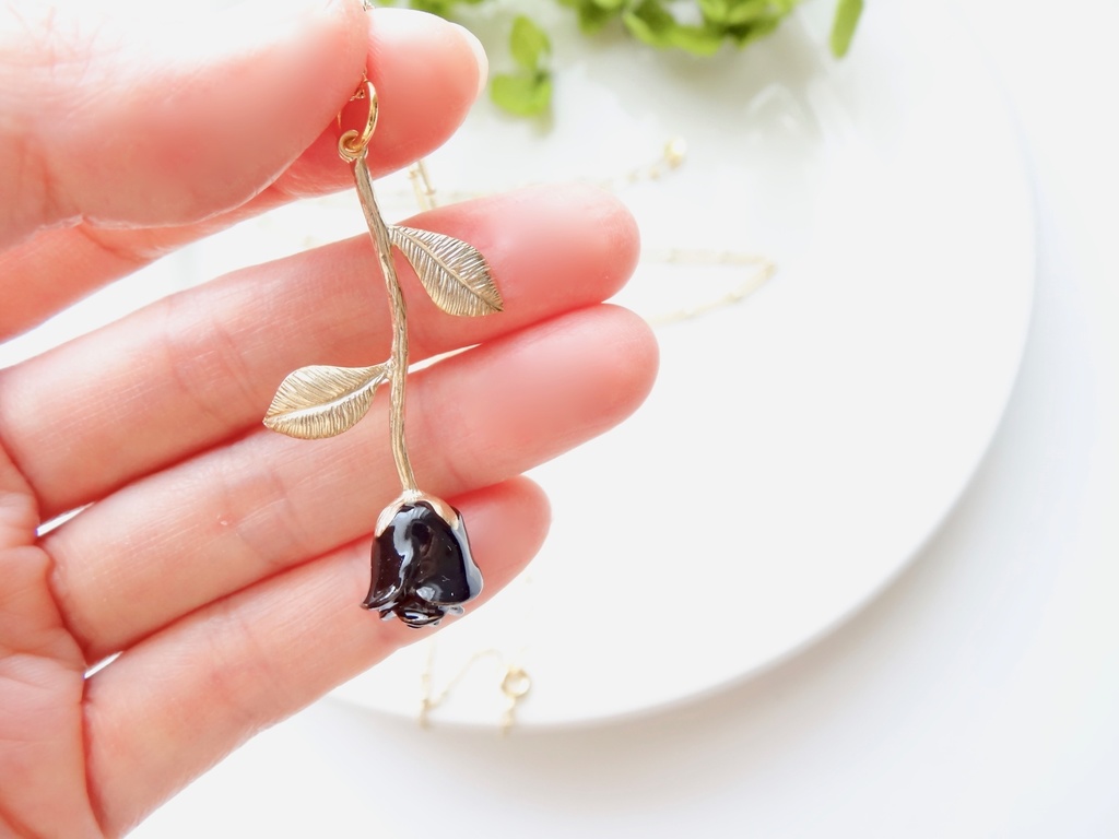 黒薔薇ネックレス/16KGP