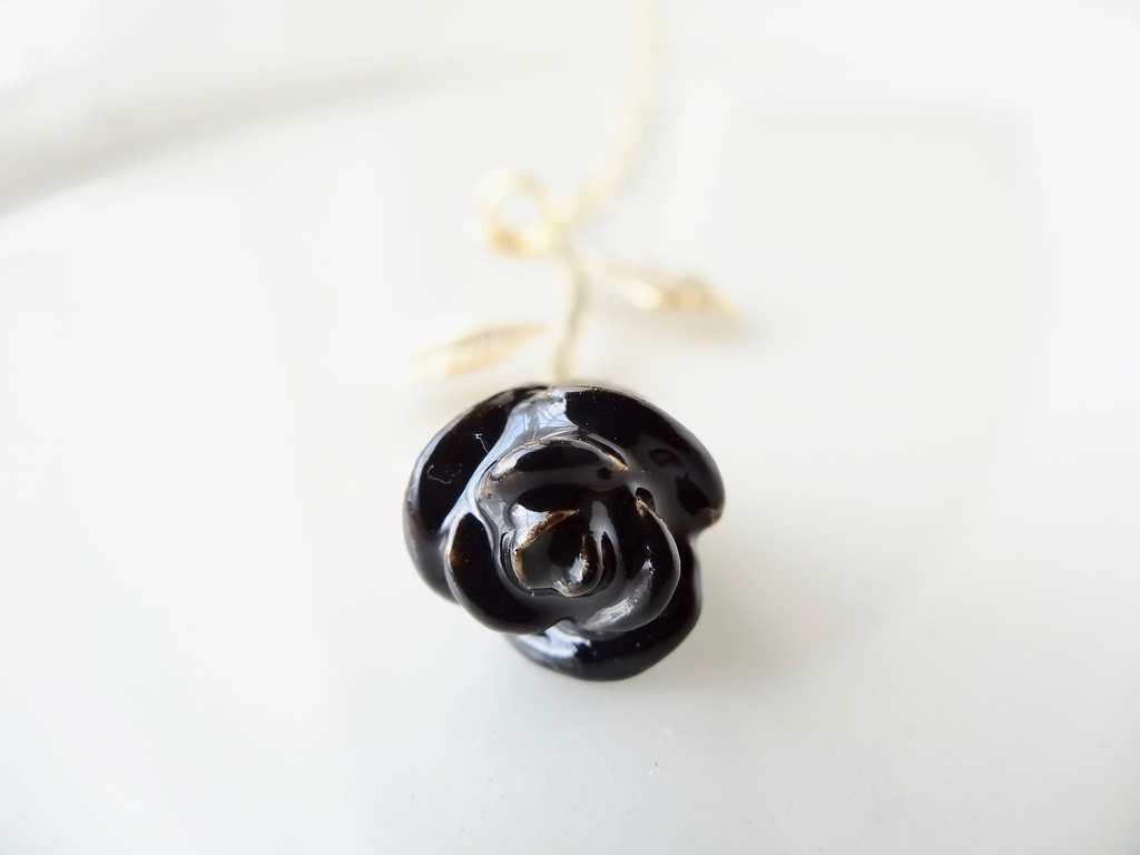 黒薔薇ネックレス/16KGP