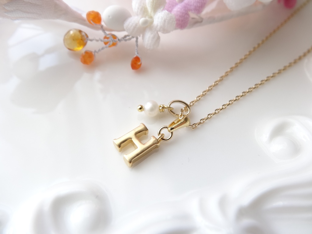再販『H』イニシャルプチネックレス