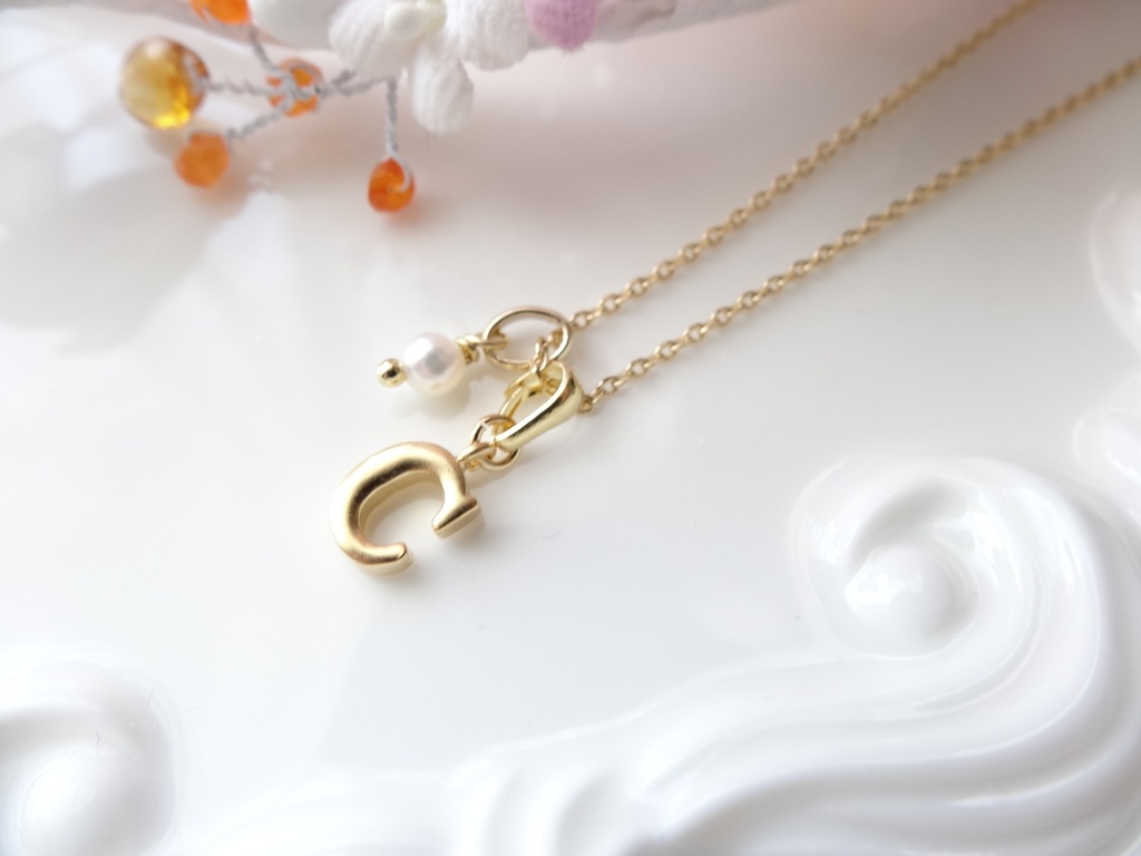 『C』イニシャルプチネックレス
