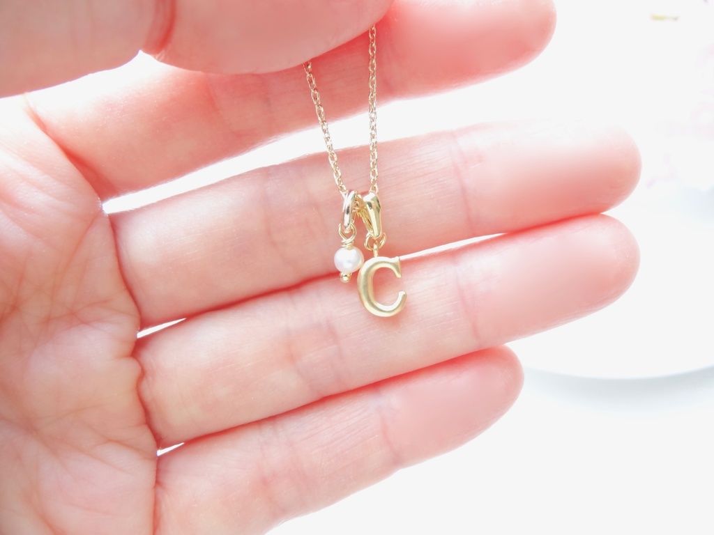 『C』イニシャルプチネックレス