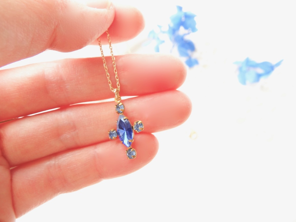 天文学者のネックレス 青