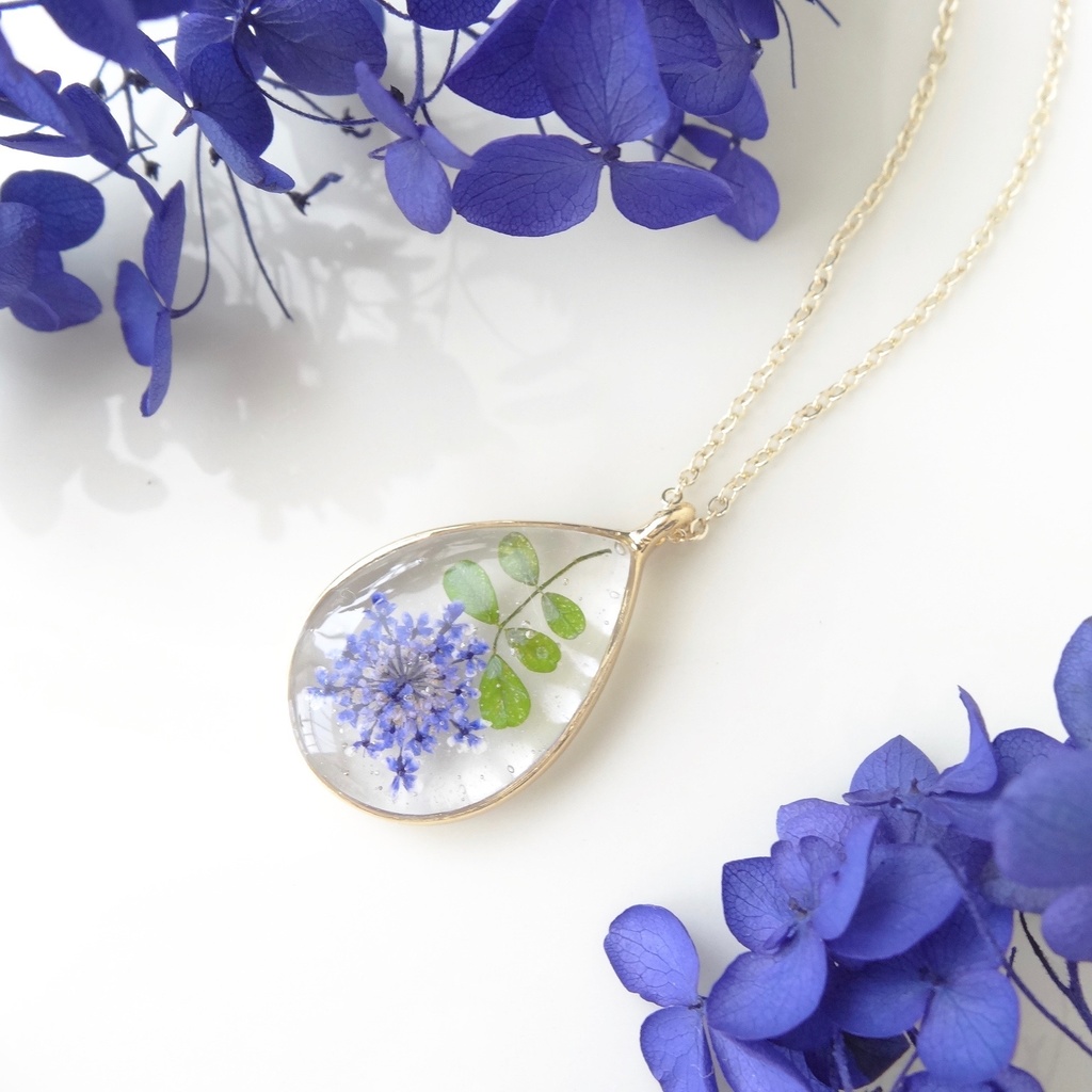 レースフラワーペンダント