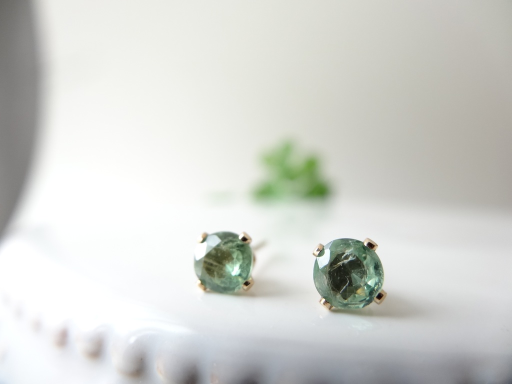 グリーンカイヤナイト&K14gf 一粒ピアス