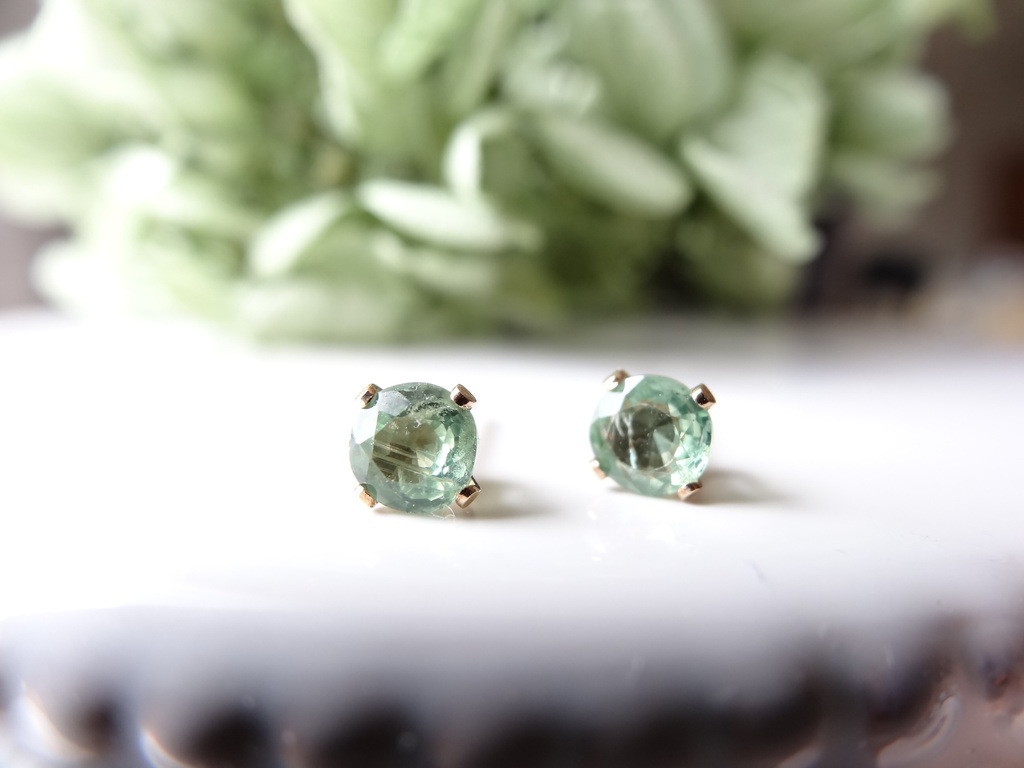 グリーンカイヤナイト&K14gf 一粒ピアス
