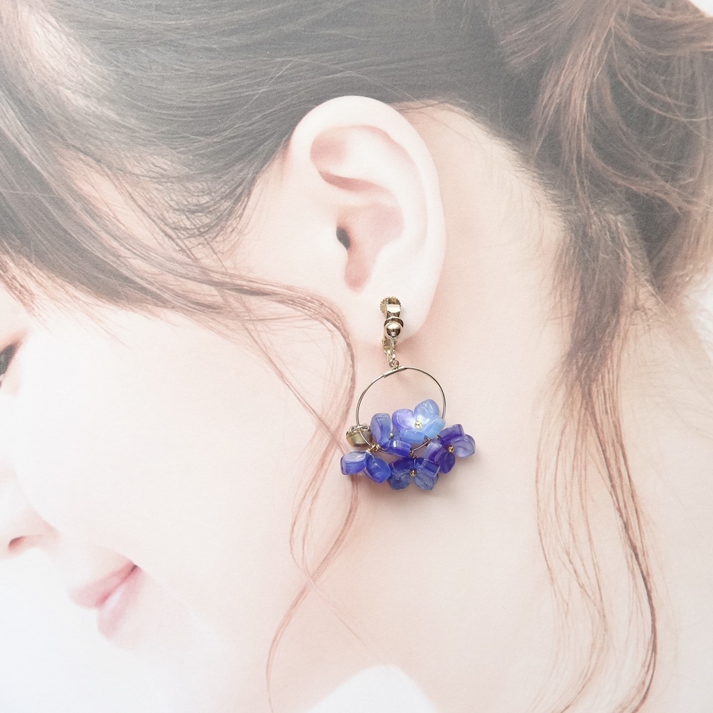 花ゆらイヤリングー青ー(ピアスOK)