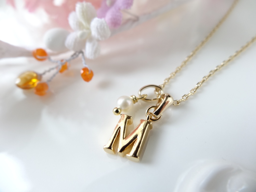 再販『M』イニシャルプチネックレス