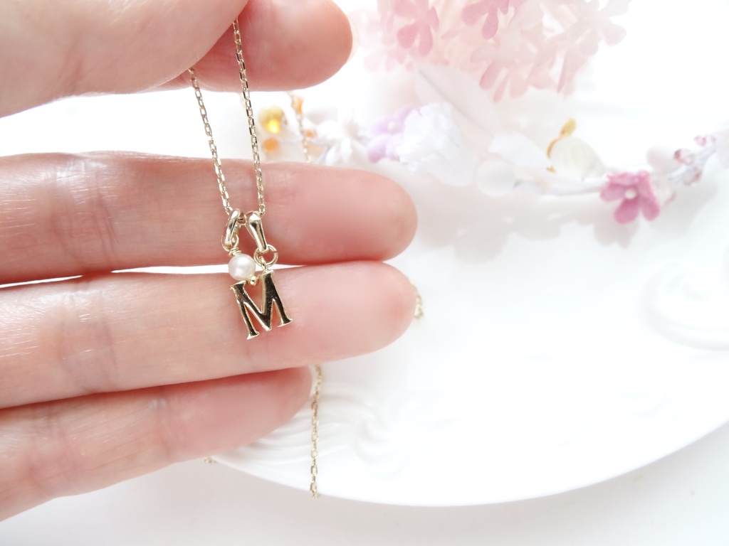 再販『M』イニシャルプチネックレス