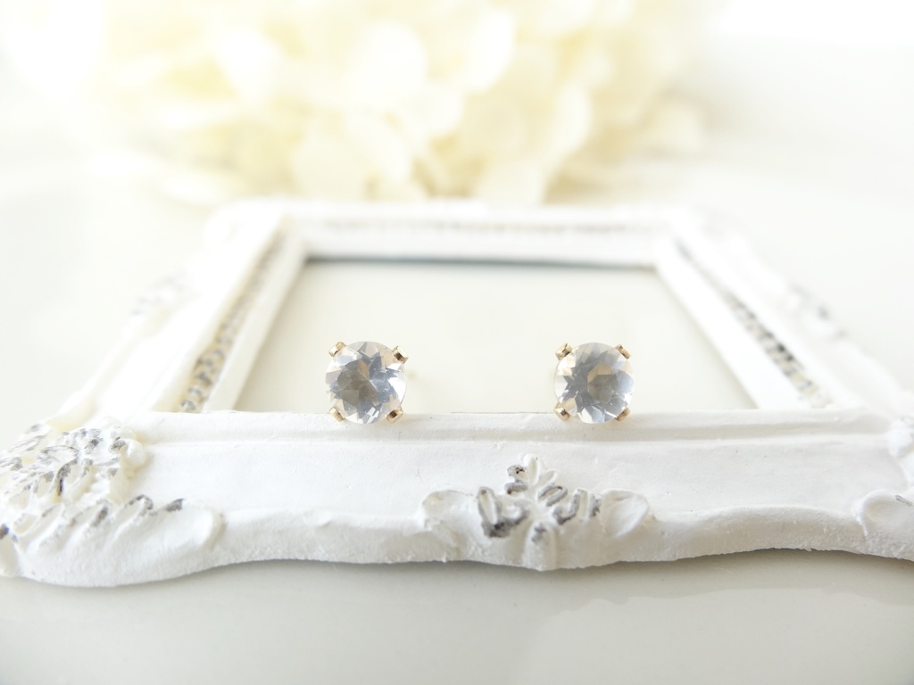 ミルキークォーツ&K14gf 一粒ピアス
