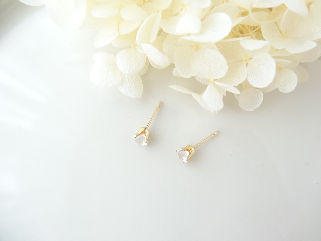 ミルキークォーツ&K14gf 一粒ピアス