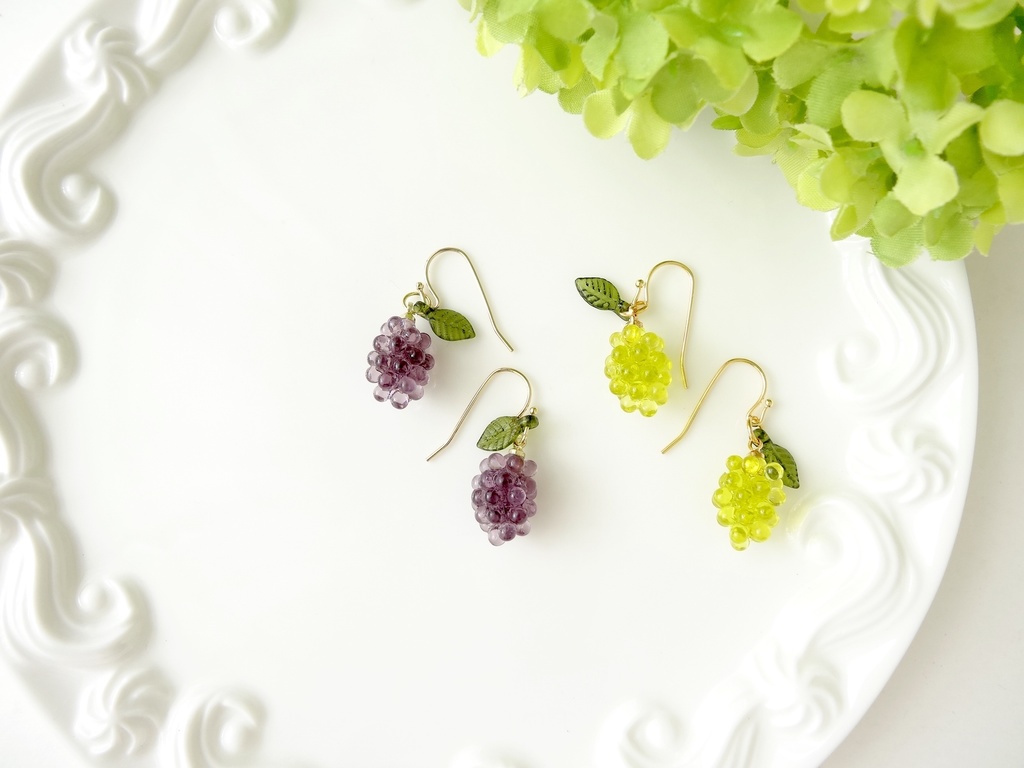 葡萄のピアス(イヤリングOK)