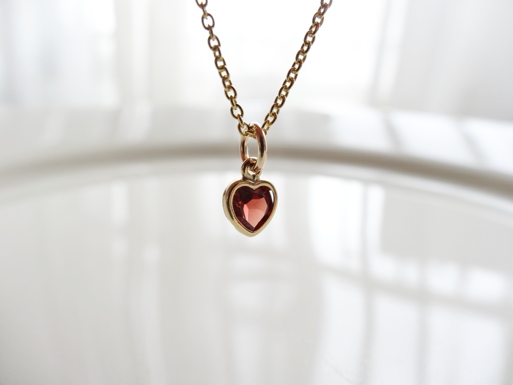 ガーネット&K18GP/silver925 ハートのプチネックレス