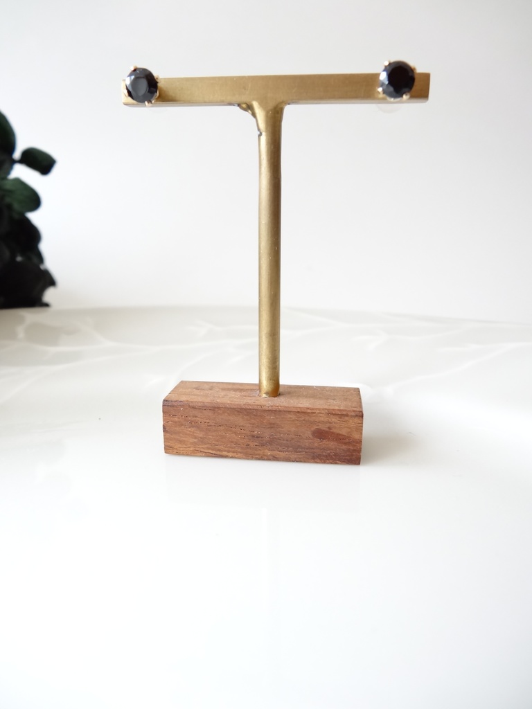 再販*ブラックスピネル&K14gf 一粒ピアス