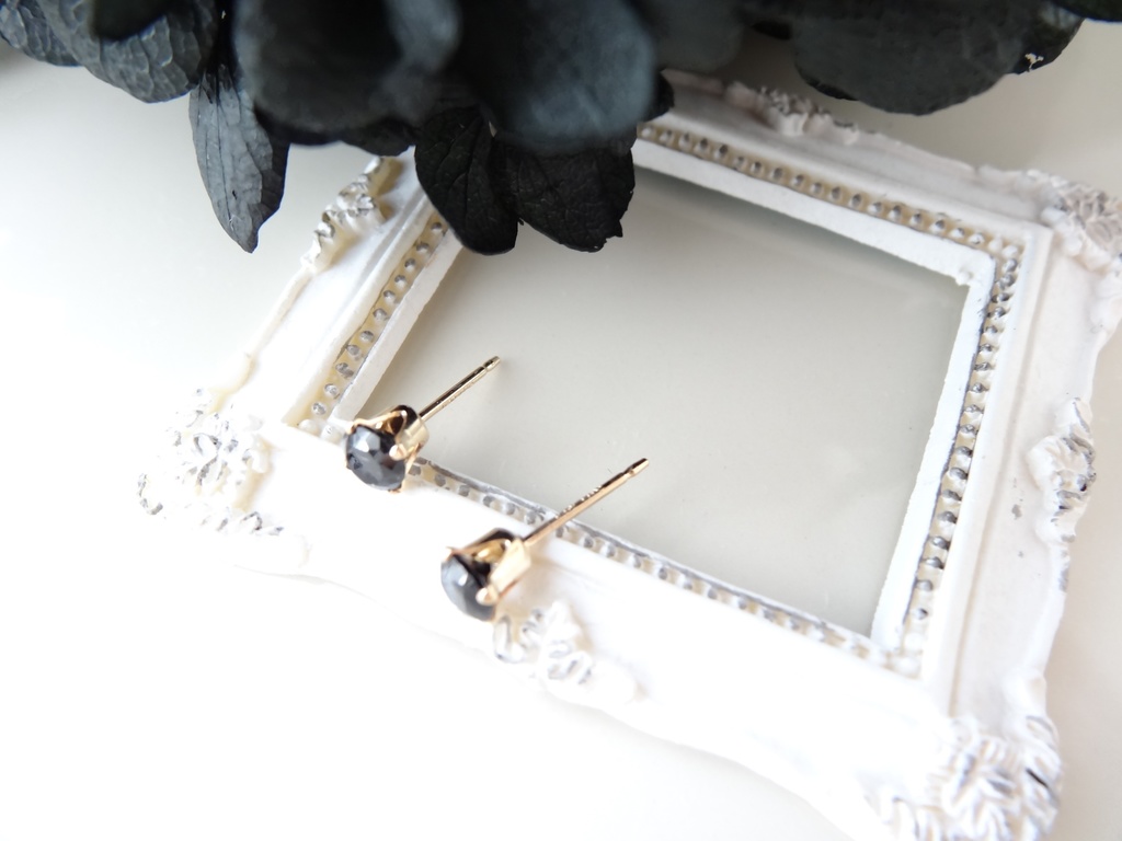 再販*ブラックスピネル&K14gf 一粒ピアス