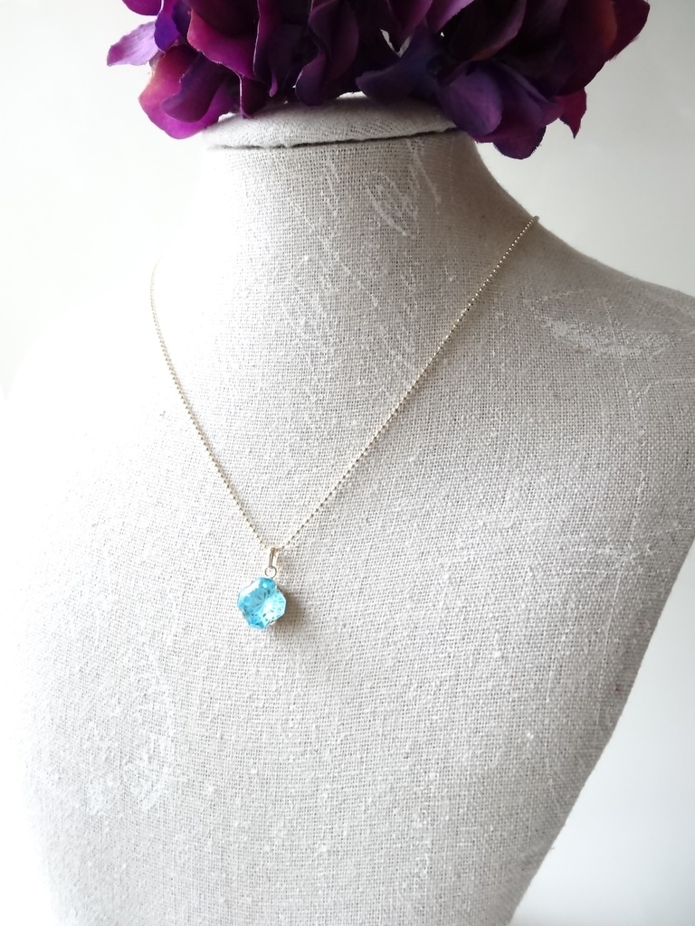 カテドラル ウィンドウ・アクアブルー