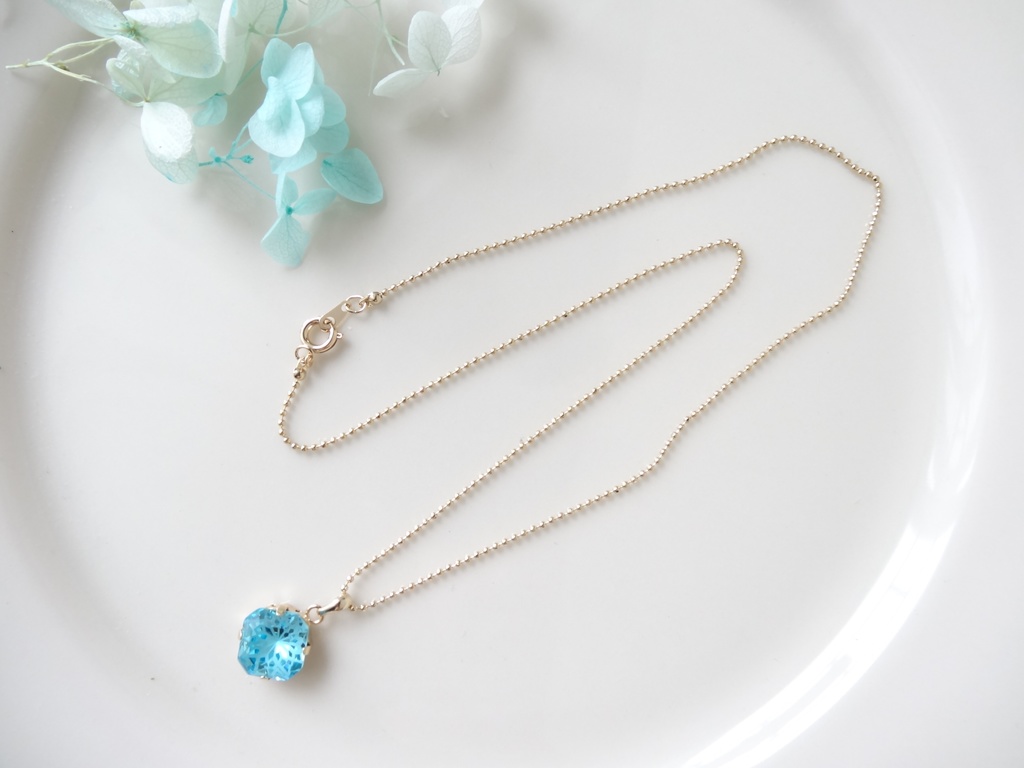 カテドラル ウィンドウ・アクアブルー