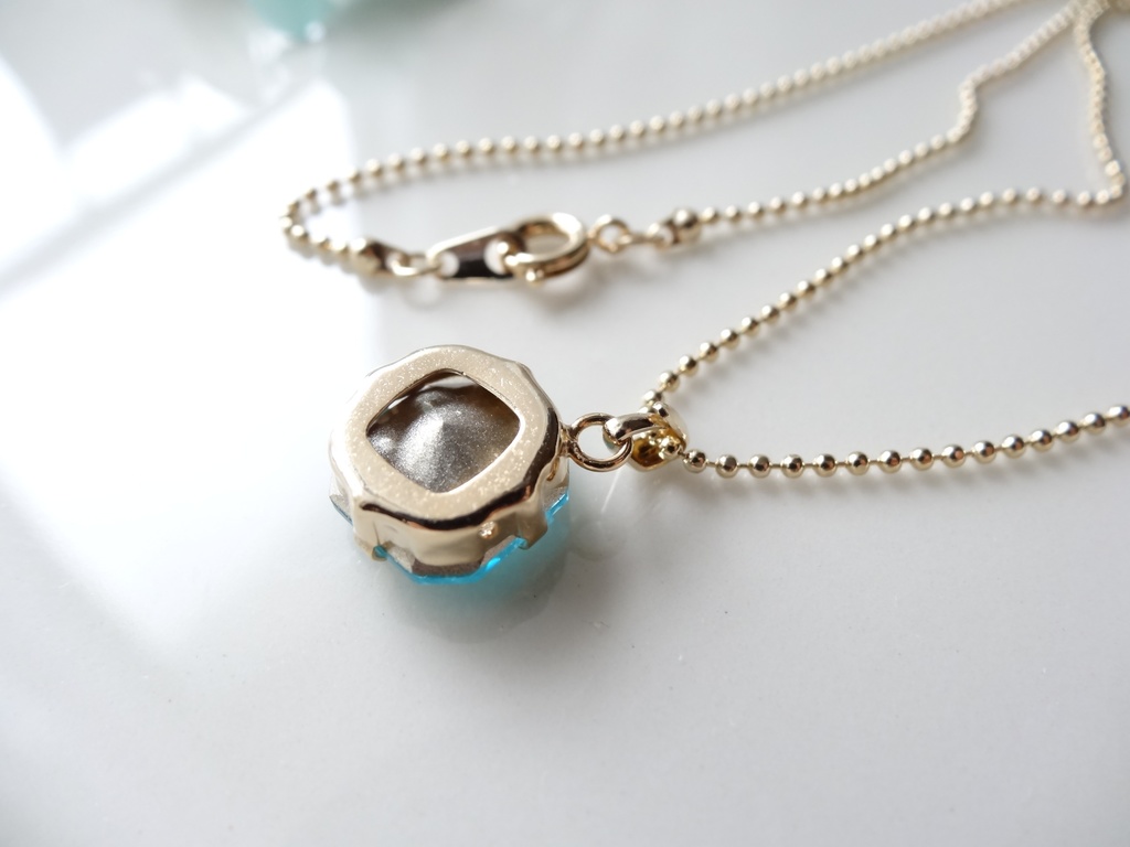 カテドラル ウィンドウ・アクアブルー