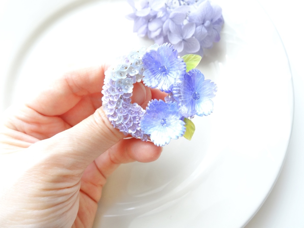 フラワーリースブローチ・ブルー