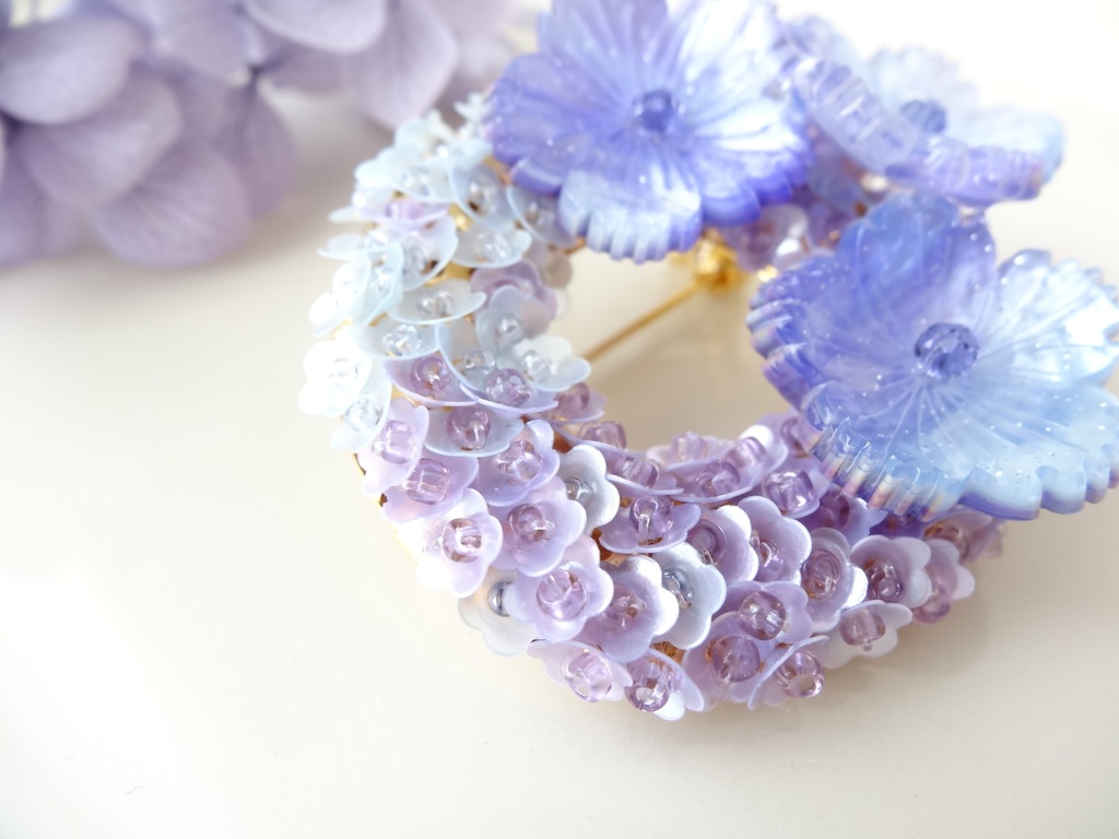フラワーリースブローチ・ブルー