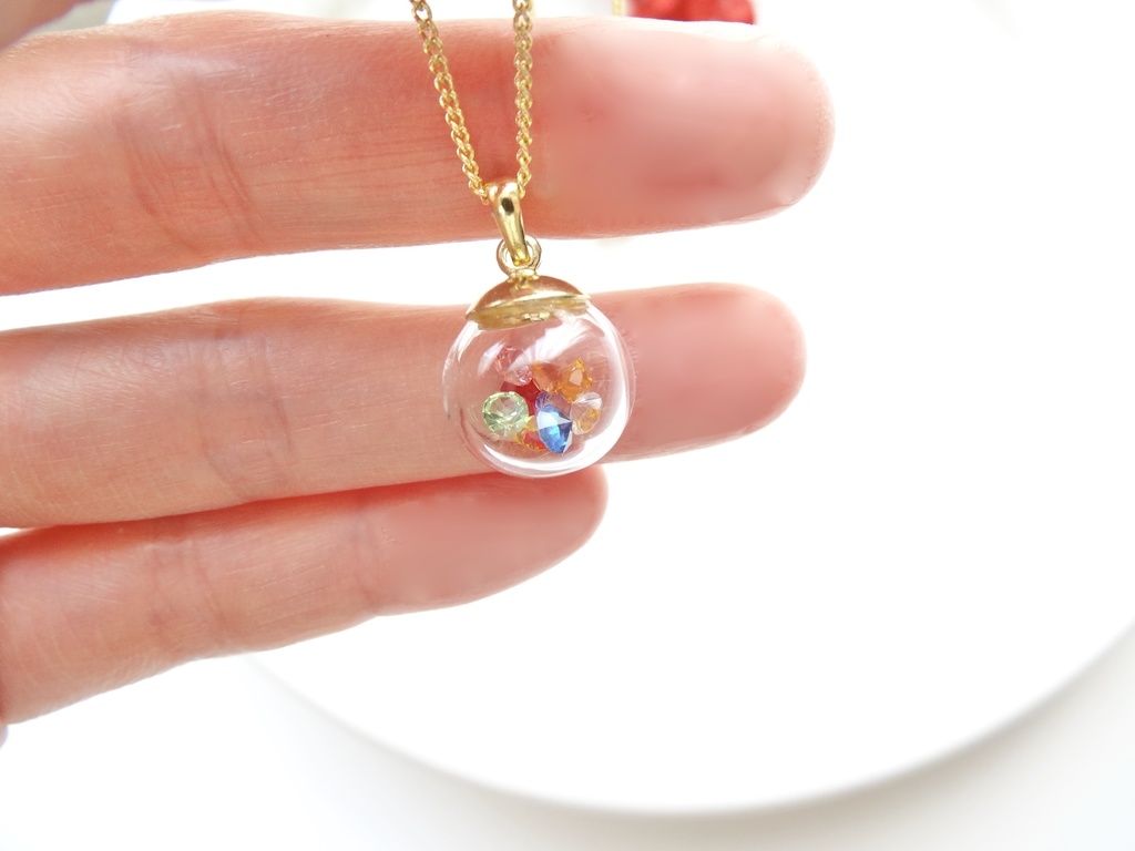 虹色ドロップネックレス