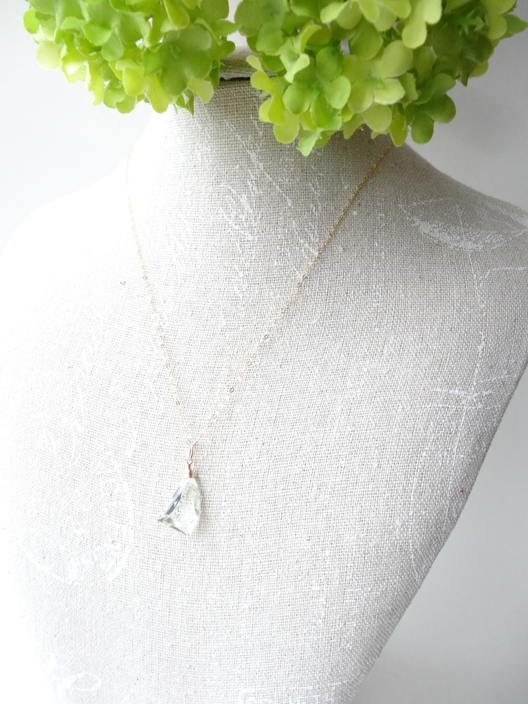 大粒グリーンアメジスト&K14gf・冬の森ネックレス③