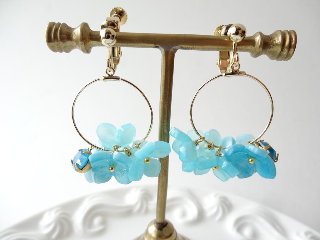 花ゆらイヤリングー水色紫陽花ー(ピアスOK)