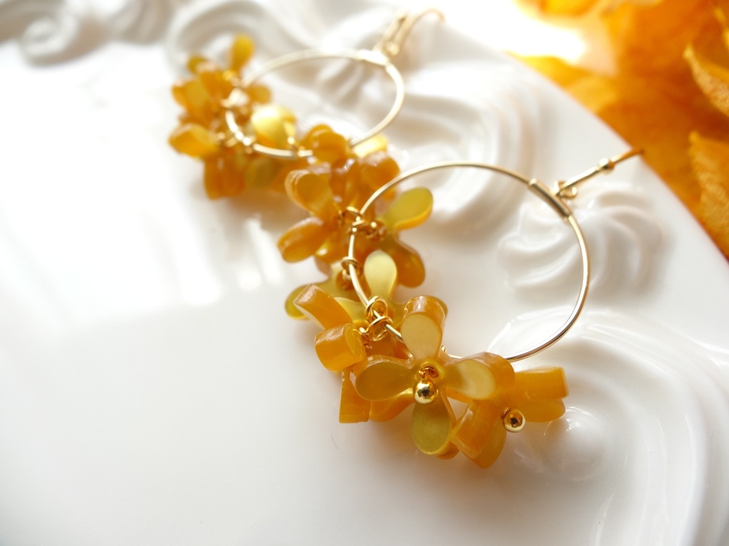 花ゆらピアスー金木犀オレンジー(イヤリングOK)