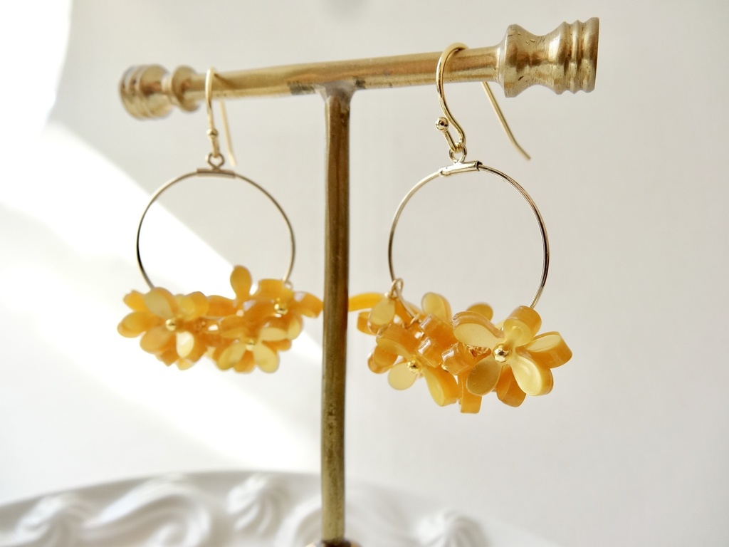 花ゆらピアスー金木犀オレンジー(イヤリングOK)