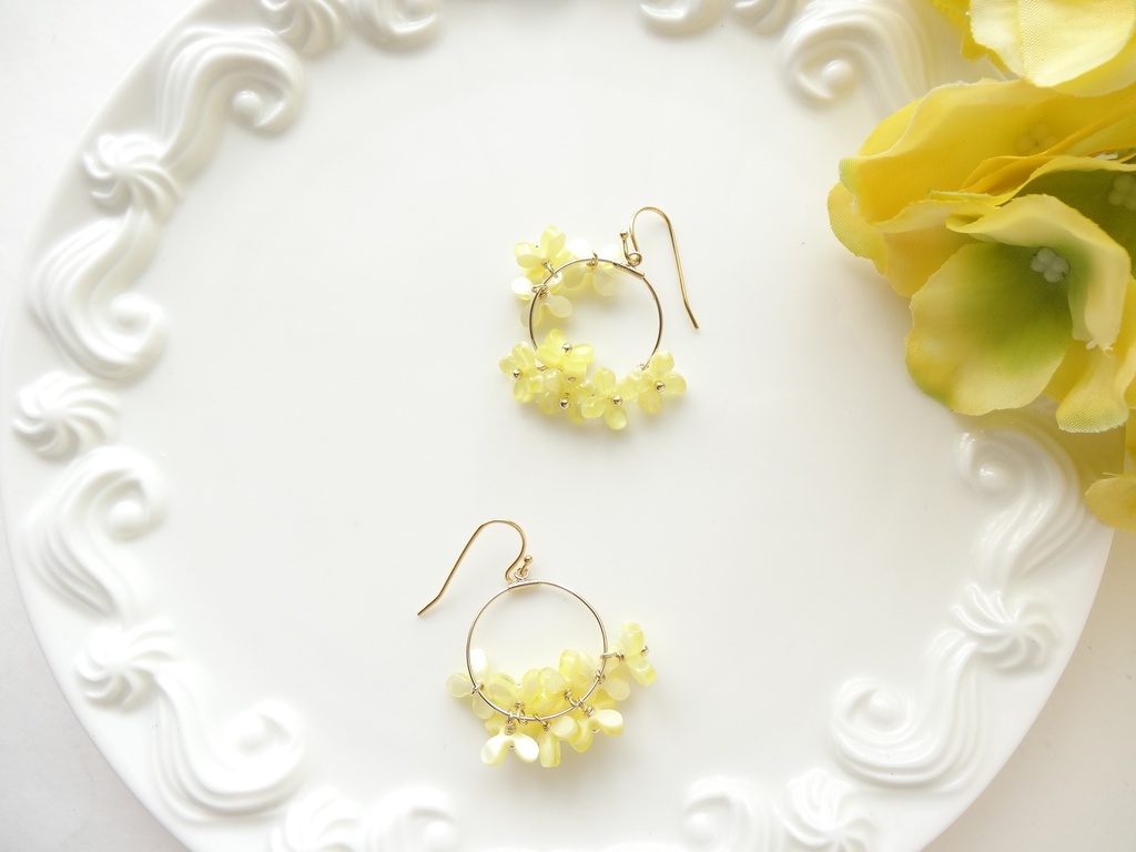 花ゆらピアスーレモン紫陽花ー(イヤリングOK)