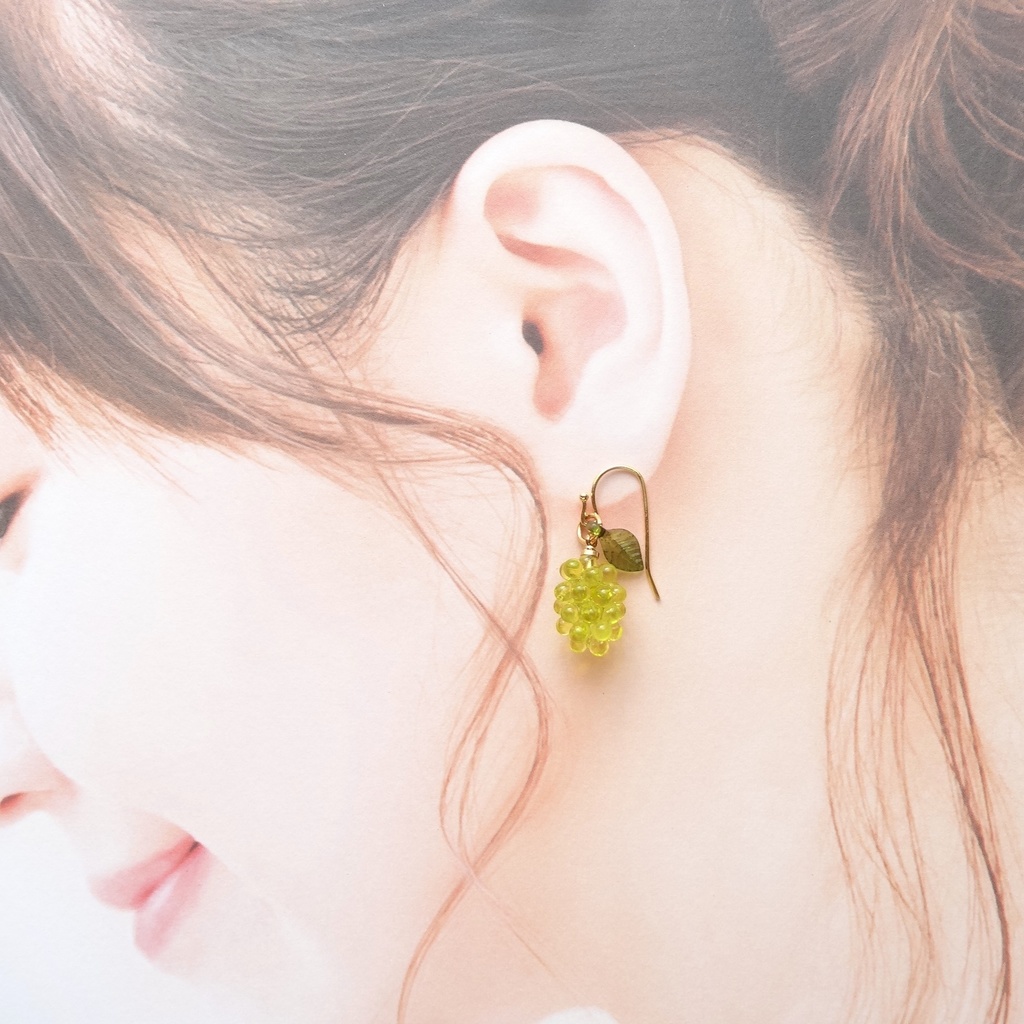 葡萄のピアスーマスカットー(イヤリングOK)