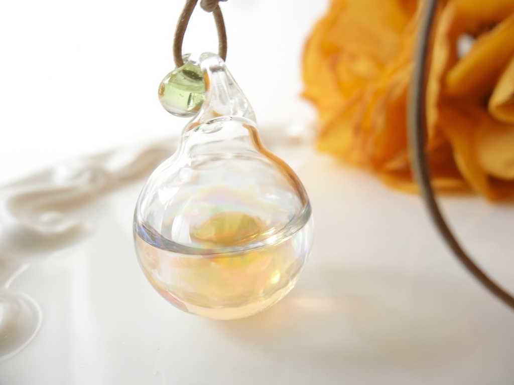 水入りガラス玉ネックレスー夏みかんー