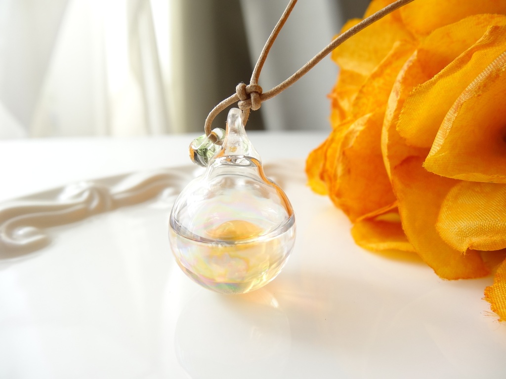 水入りガラス玉ネックレスー夏みかんー