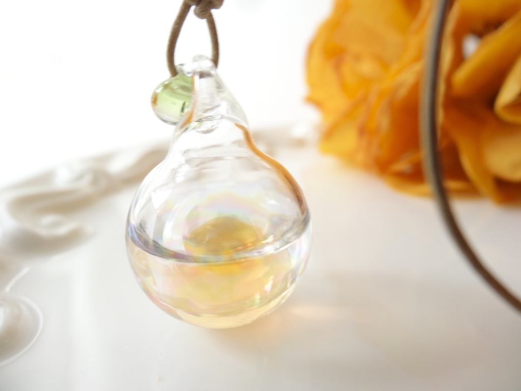 水入りガラス玉ネックレスー夏みかんー