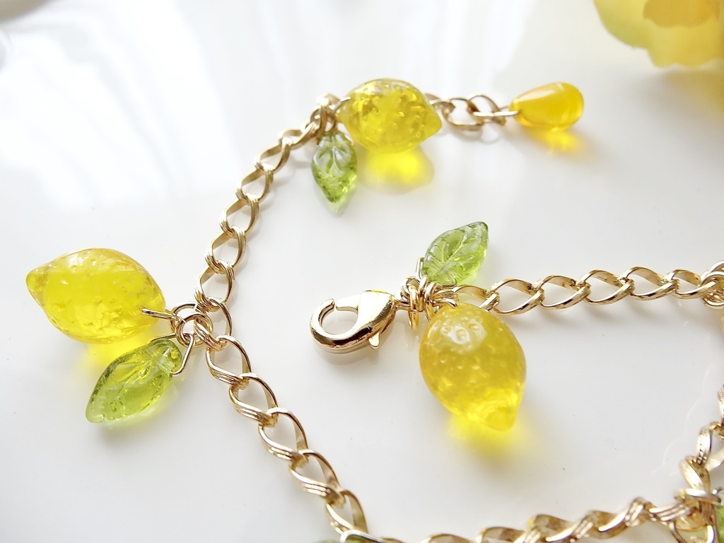 ガラスのレモンのブレスレットA