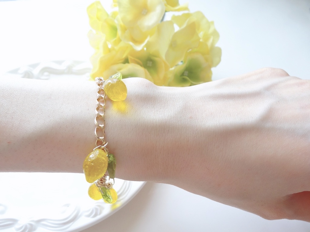 ガラスのレモンのブレスレットA