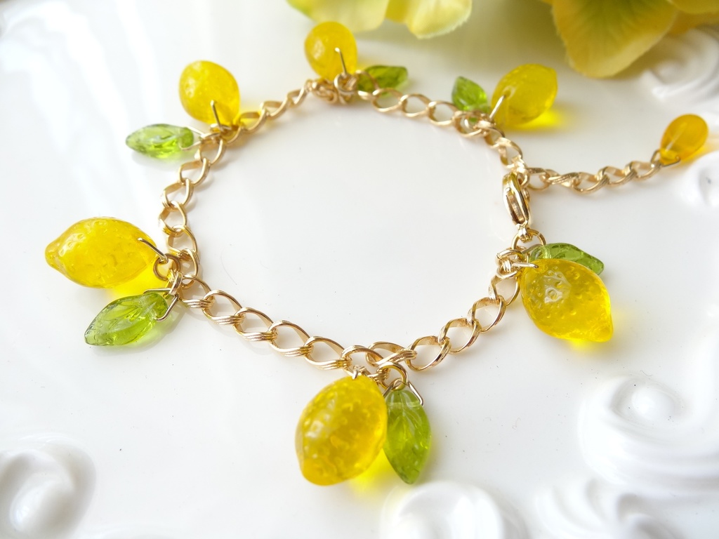 ガラスのレモンのブレスレットA
