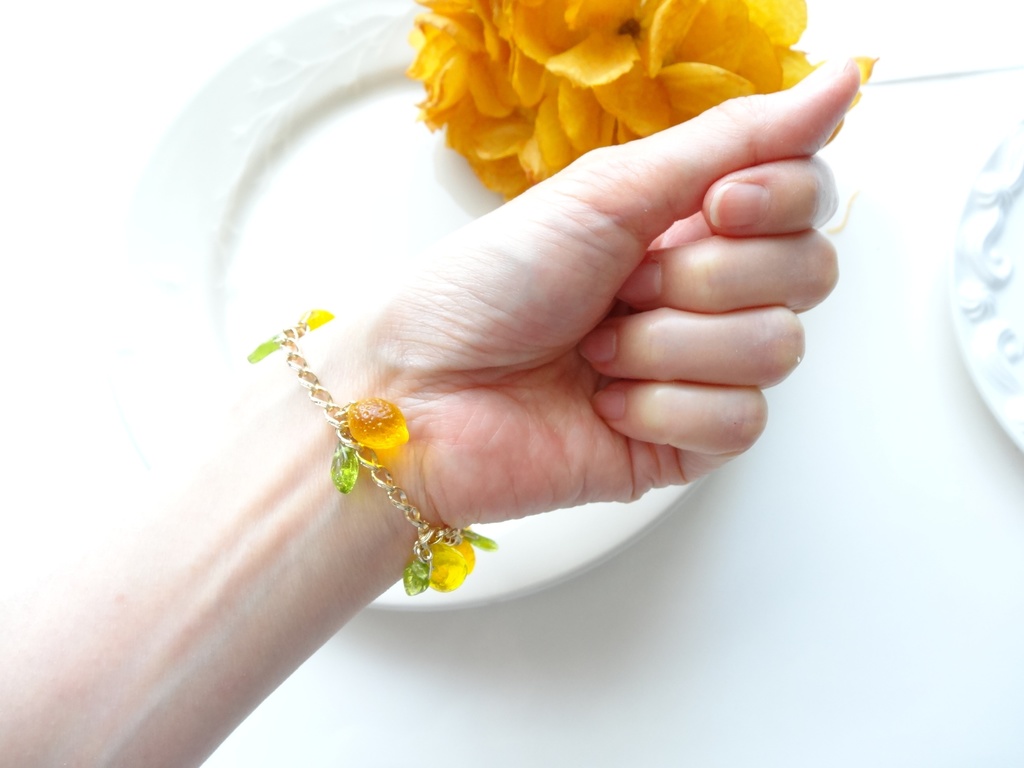 ガラスのレモンのブレスレットB