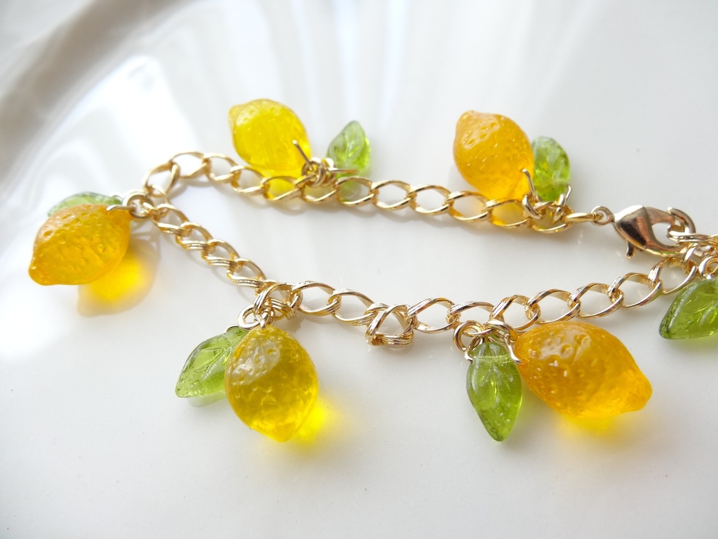 ガラスのレモンのブレスレットB