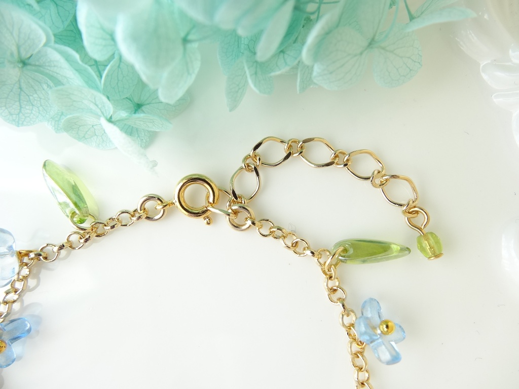 わすれな草・花冠のブレスレット