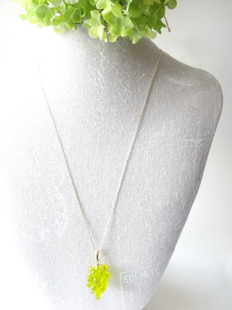 大きな葡萄のネックレスーマスカットー
