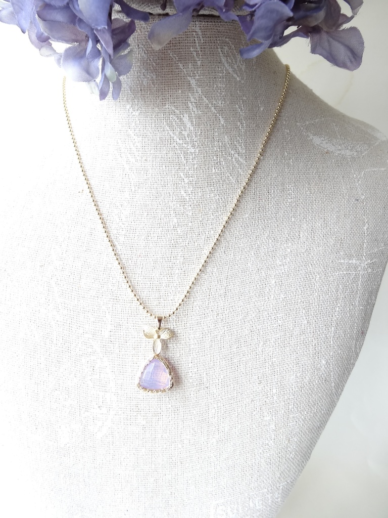 ミルキーフラワーネックレス•パープル