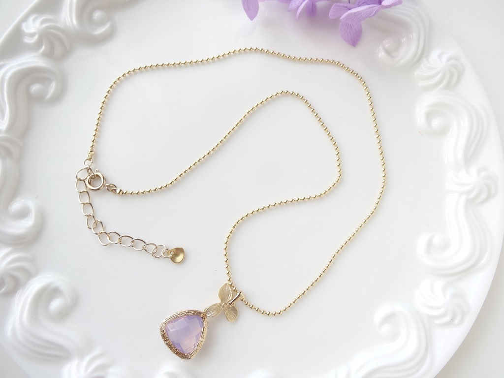 ミルキーフラワーネックレス•パープル